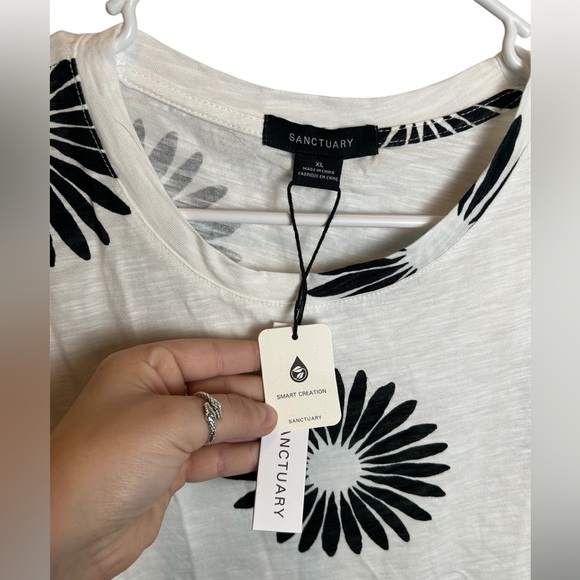 NWT Sanctuary The Perfect Tee Black White Mandala Print Size XL - Picture 2 of 4